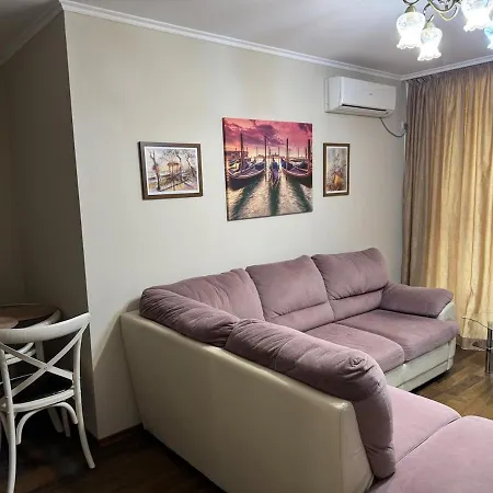 Апартамент Rose Gardens 10 *